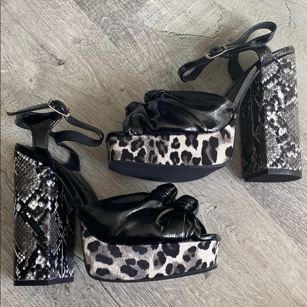 NWT - Jeffrey Campbell Sevenzero Platform Sandal